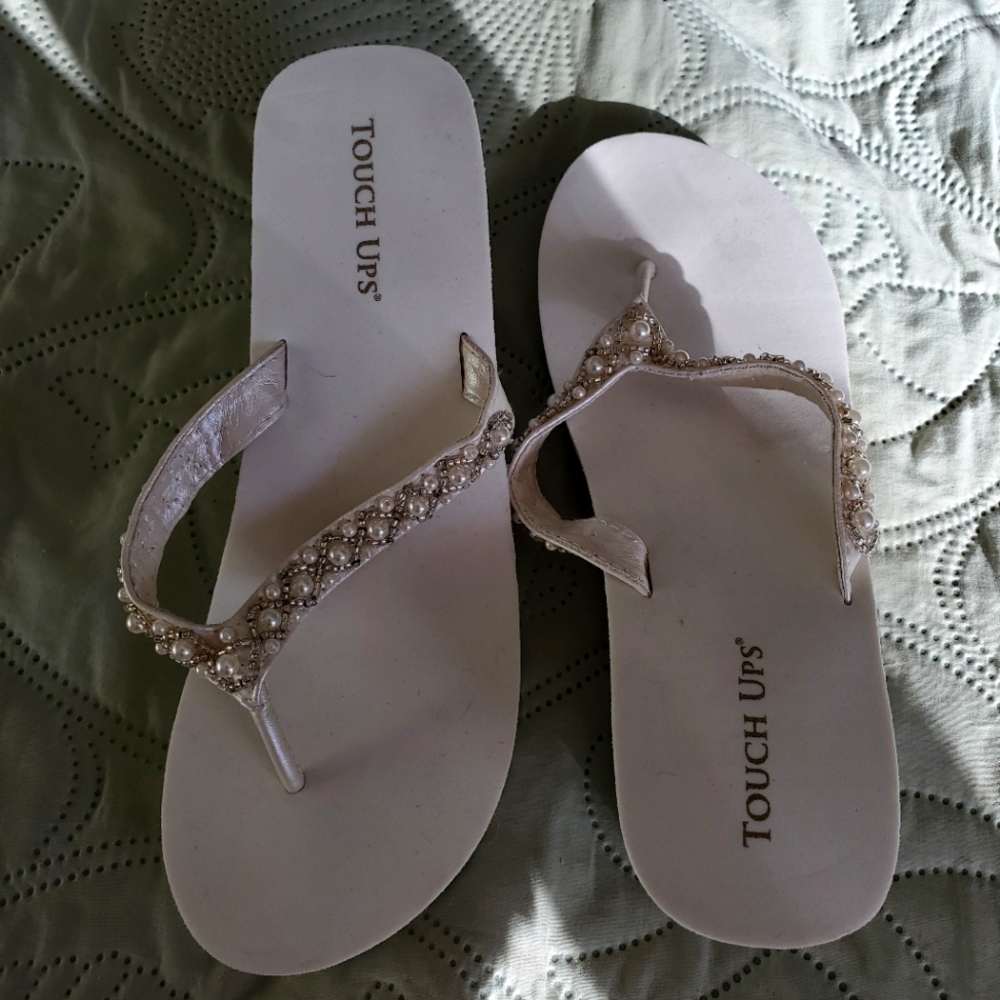 Touch Ups "Shelly" SG Footware Wedged Sandles new without box or tags. Sz 8